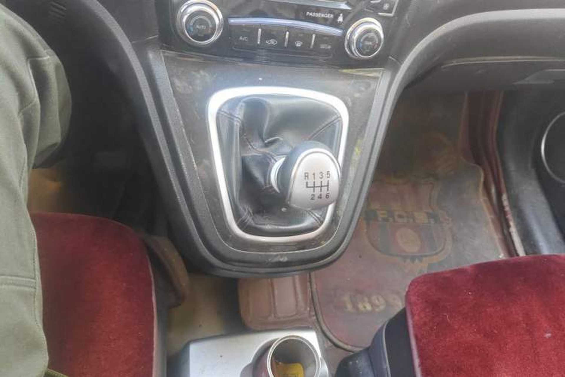Used Haval H6 2013 Upgraded Model 1.5T Manual Two-Wheel Drive Elite Version Gear Lever
