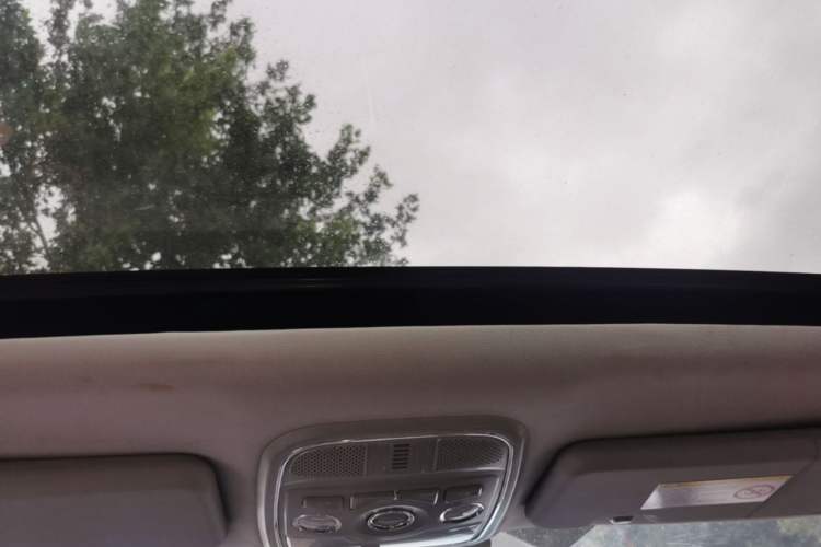 Used Haval H6 2013 Sports Edition 1.5T Manual Two-Wheel Drive Elite Model Headliner