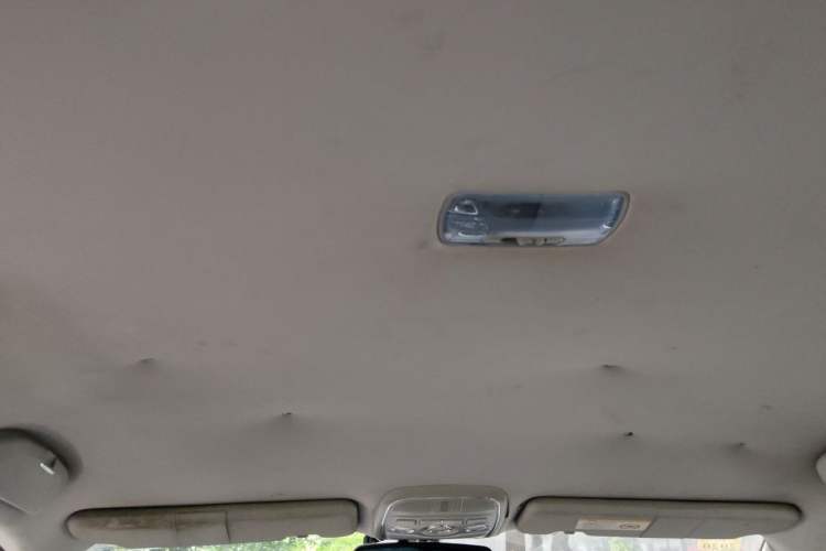 Used Haval H6 2013 Upgraded Model 1.5T Manual Two-Wheel Drive Urban Version Headliner