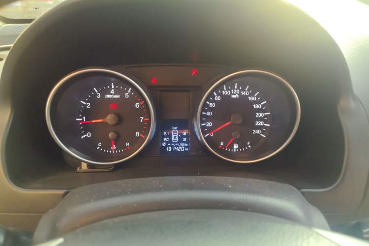 Used Haval H6 2013 Upgraded Model 1.5T Manual Two-Wheel Drive Elite Version Instrument Cluster