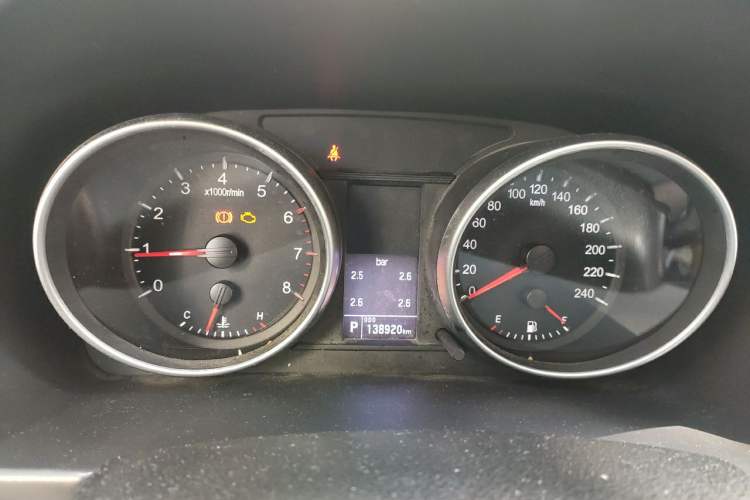 Used Haval H6 2013 Upgraded Model 2.4L Automatic Two-Wheel Drive Elite Version Instrument Cluster