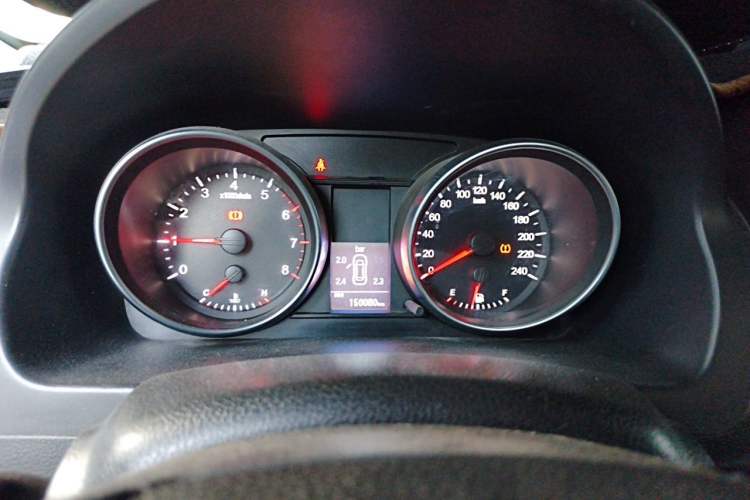 Used Haval H6 2013 Upgraded Model 1.5T Manual Two-Wheel Drive Elite Version Instrument Cluster