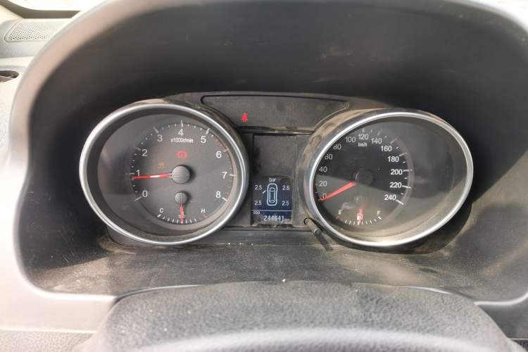 Used Haval H6 2013 Upgraded Model 1.5T Manual Two-Wheel Drive Elite Version Instrument Cluster