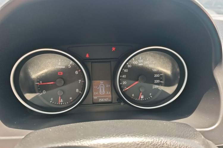 Used Haval H6 2013 Upgraded Model 1.5T Manual Two-Wheel Drive Elite Version Instrument Cluster