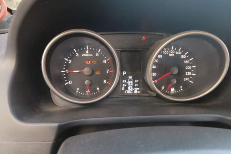 Used Haval H6 2013 Upgraded Model 2.4L Automatic Two-Wheel Drive Elite Version Instrument Cluster