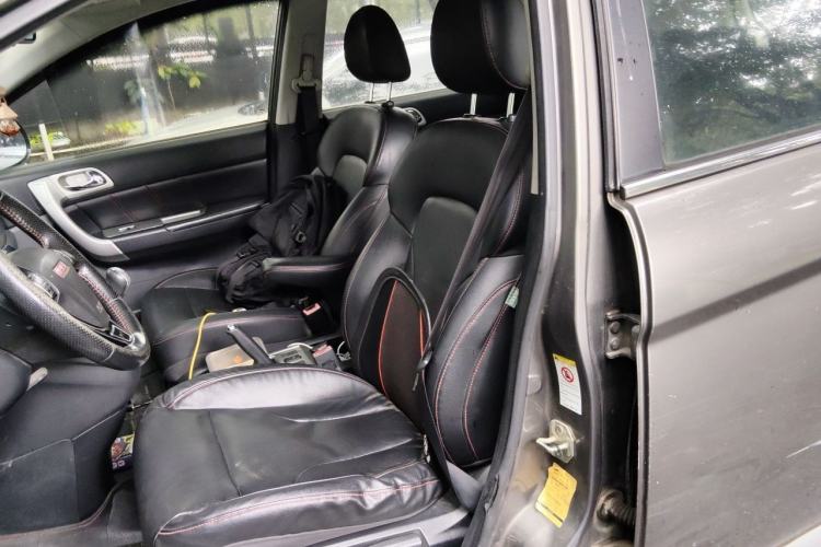 Used Haval H6 2013 Upgraded Model 1.5T Manual Two-Wheel Drive Urban Version Left Front Seat