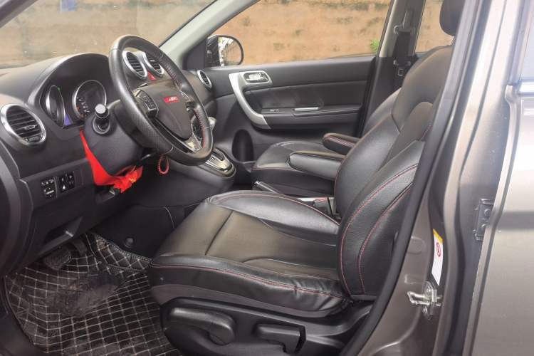 Used Haval H6 2013 Upgraded Model 2.4L Automatic Two-Wheel Drive Elite Version Left Front Seat
