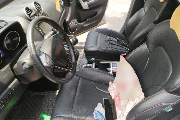 Used Haval H6 2013 Upgraded Model 1.5T Manual Two-Wheel Drive Elite Version Left Front Seat