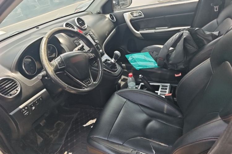 Used Haval H6 2013 Upgraded Model 1.5T Manual Two-Wheel Drive Elite Version Left Front Seat
