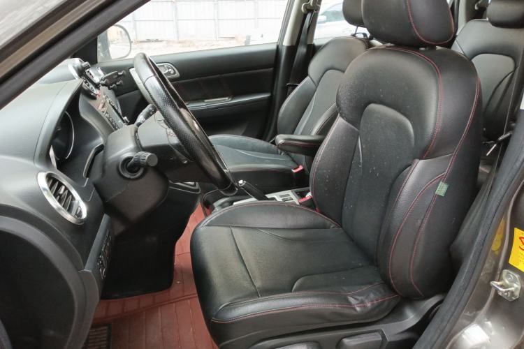 Used Haval H6 2013 Upgraded Model 1.5T Manual Two-Wheel Drive Urban Version Left Front Seat