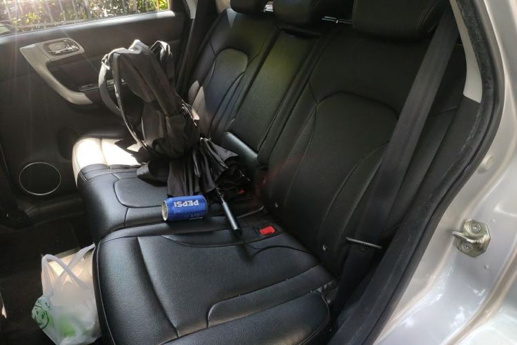 Used Haval H6 2013 Upgraded Model 2.4L Automatic Two-Wheel Drive Elite Version Left Rear Seat