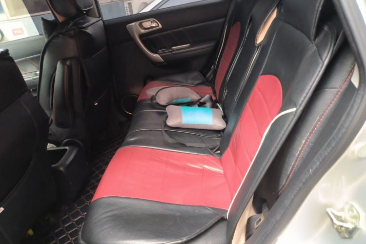 Used Haval H6 2013 Upgraded Model 1.5T Manual Two-Wheel Drive Elite Version Left Rear Seat