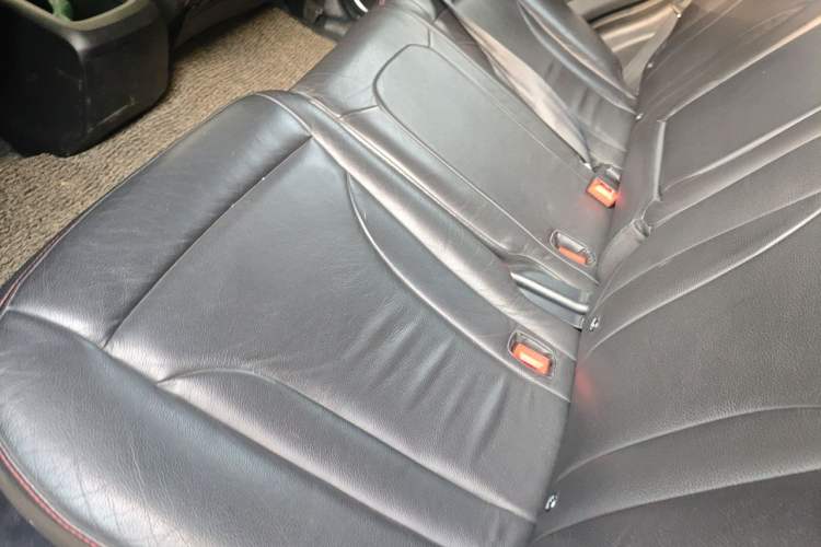 Used Haval H6 2013 Sport Edition 1.5T Manual Two-Wheel Drive Prestige Model Left Rear Seat