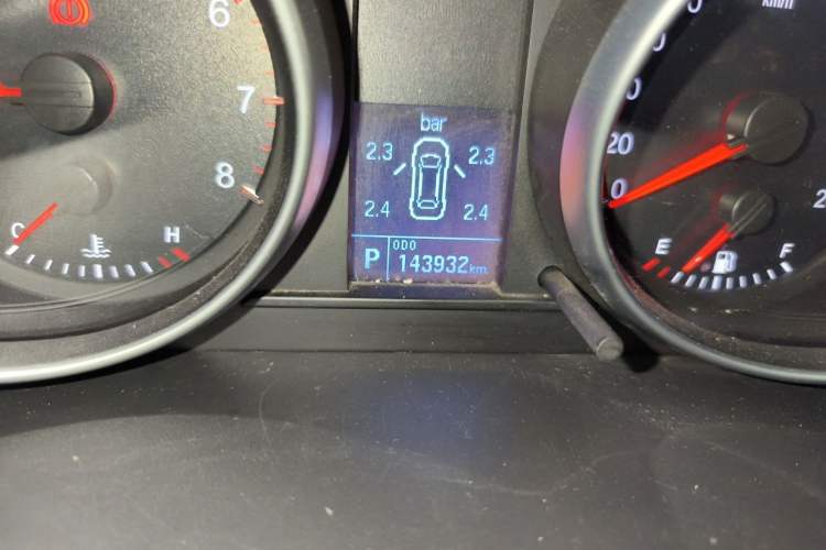 Used Haval H6 2013 Upgraded Model 2.4L Automatic Two-Wheel Drive Elite Version Odometer Close Up