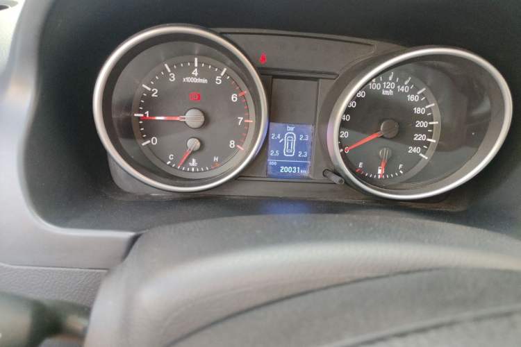 Used Haval H6 2013 Upgraded Model 1.5T Manual Two-Wheel Drive Elite Version Odometer Close Up