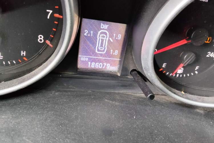 Used Haval H6 2013 Upgraded Model 1.5T Manual Two-Wheel Drive Urban Version Odometer Close Up