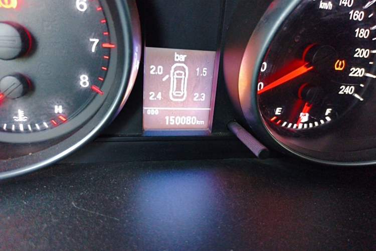 Used Haval H6 2013 Upgraded Model 1.5T Manual Two-Wheel Drive Elite Version Odometer Close Up