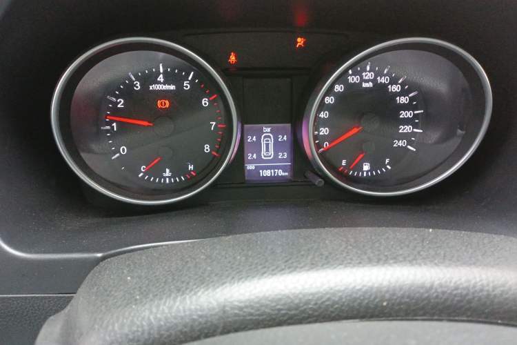 Used Haval H6 2013 Upgraded Model 1.5T Manual Two-Wheel Drive Urban Version Odometer Close Up