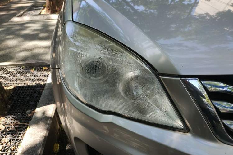 Used Haval H6 2013 Upgraded Model 2.4L Automatic Two-Wheel Drive Elite Version Right Front Headlight