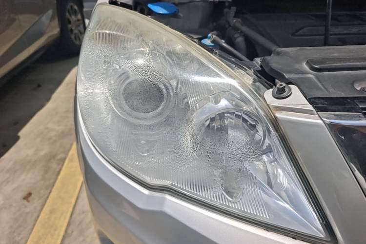 Used Haval H6 2013 Upgraded Model 1.5T Manual Two-Wheel Drive Elite Version Right Front Headlight