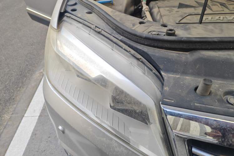 Used Haval H6 2013 Sport Edition 1.5T Manual Two-Wheel Drive Prestige Model Right Front Headlight