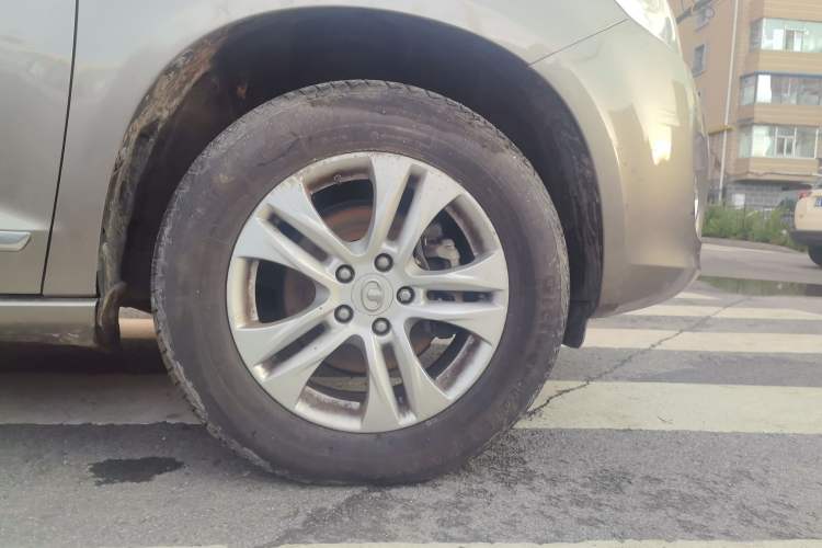 Used Haval H6 2013 Upgraded Model 1.5T Manual Two-Wheel Drive Elite Version Right Front Wheel Hub