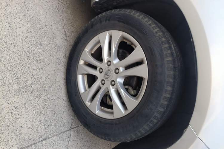 Used Haval H6 2013 Upgraded Model 1.5T Manual Two-Wheel Drive Elite Version Right Front Wheel Hub