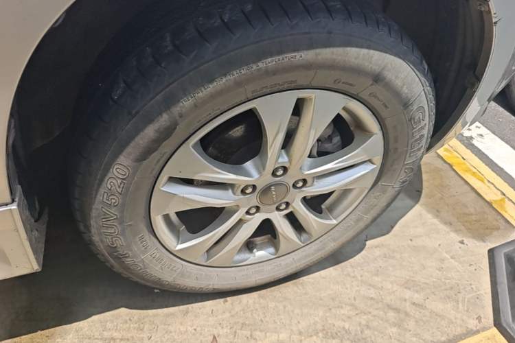 Used Haval H6 2013 Upgraded Model 1.5T Manual Two-Wheel Drive Elite Version Right Front Wheel Hub