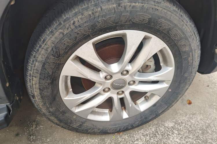 Used Haval H6 2013 Sport Edition 1.5T Manual Two-Wheel Drive Prestige Model Right Front Wheel Hub