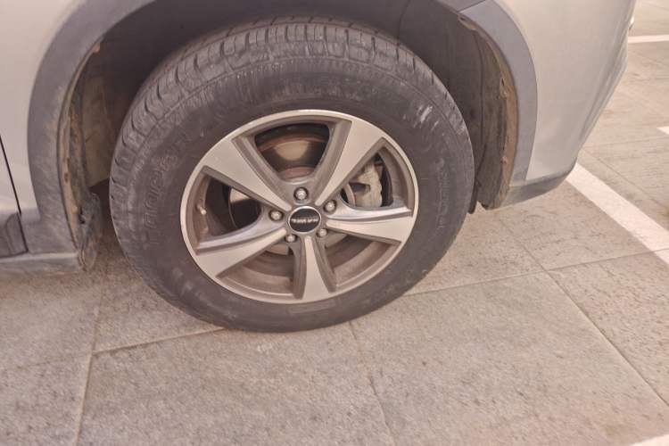 Used Haval H6 2013 Sport Edition 1.5T Manual Two-Wheel Drive Prestige Model Right Front Wheel Hub