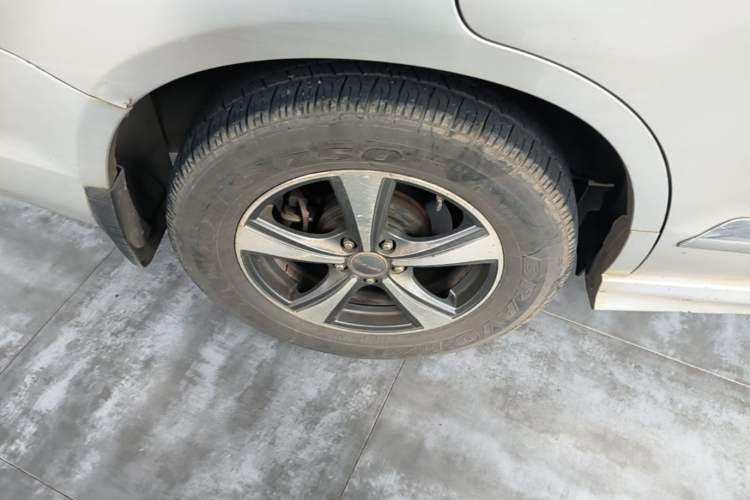 Used Haval H6 2013 Upgraded Model 1.5T Manual Two-Wheel Drive Elite Version Right Rear Wheel Hub