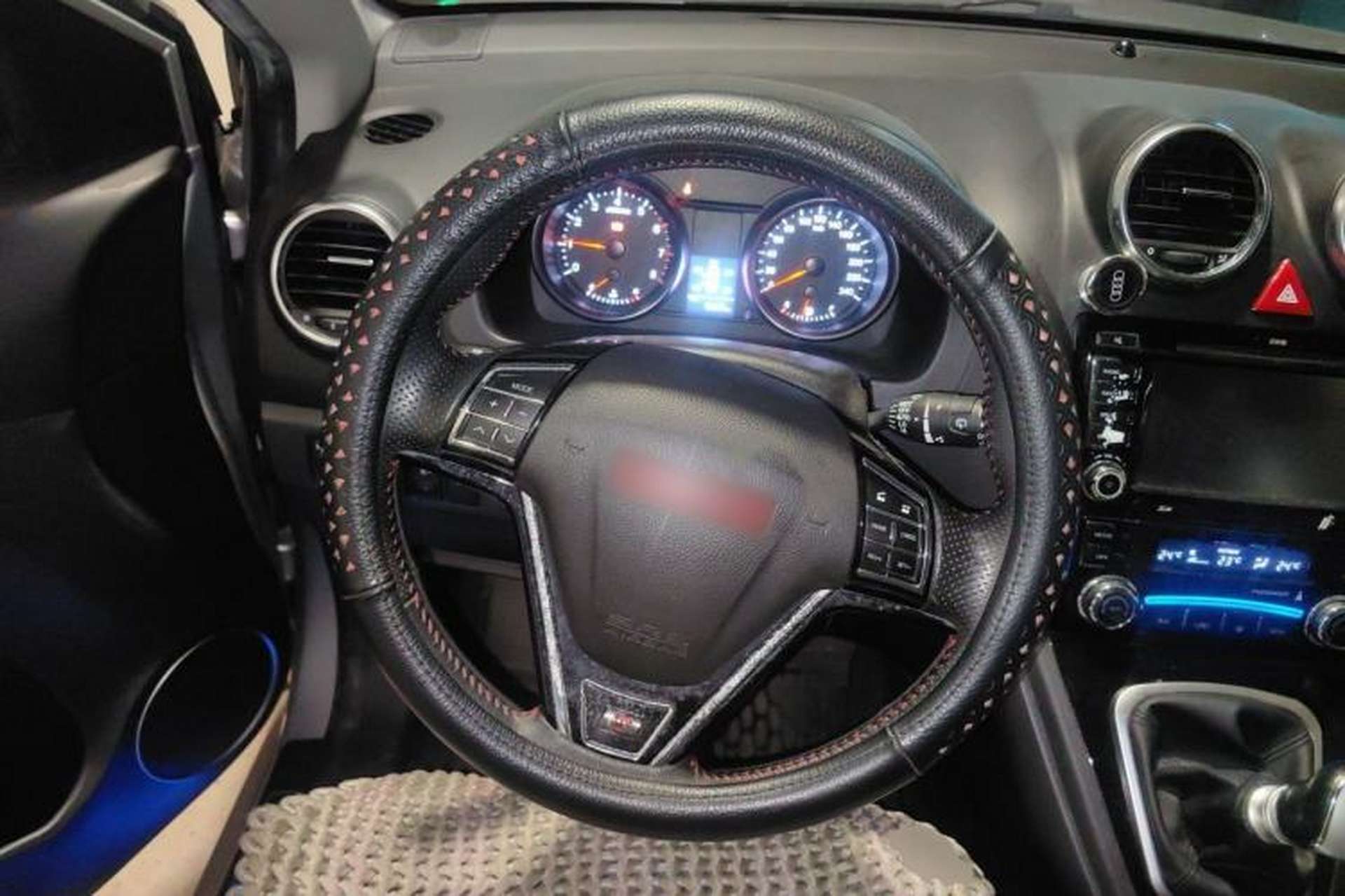 Used Haval H6 2013 Upgraded Model 1.5T Manual Two-Wheel Drive Elite Version Steering Wheel