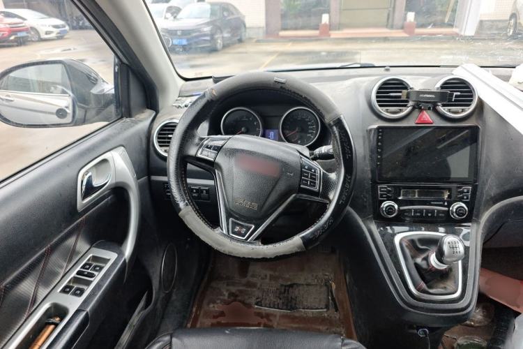 Used Haval H6 2013 Upgraded Model 1.5T Manual Two-Wheel Drive Elite Version Steering Wheel