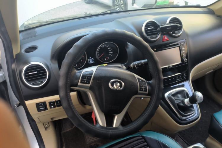 Used Haval H6 2013 Upgraded Model 1.5T Manual Two-Wheel Drive Elite Version Steering Wheel