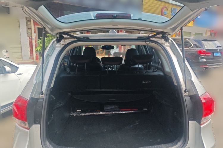 Used Haval H6 2013 Upgraded Model 1.5T Manual Two-Wheel Drive Elite Version Trunk
