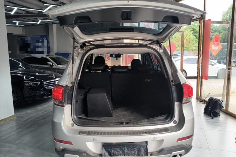 Used Haval H6 2013 Upgraded Model 1.5T Manual Two-Wheel Drive Elite Version Trunk