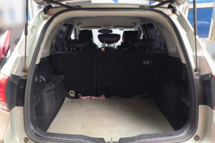 Used Haval H6 2013 Upgraded Model 1.5T Manual Two-Wheel Drive Elite Version Trunk