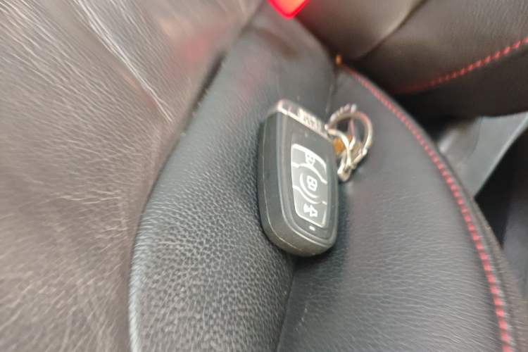 Used Haval H6 2013 Sport Edition 1.5T Manual Two-Wheel Drive Prestige Model Vehicle Key