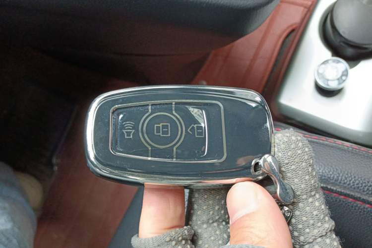 Used Haval H6 2013 Upgraded Model 1.5T Manual Two-Wheel Drive Urban Version Vehicle Key