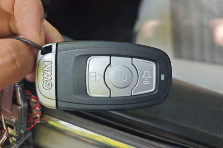 Used Haval H6 2013 Upgraded Model 1.5T Manual 4x4 Elite Version Vehicle Key