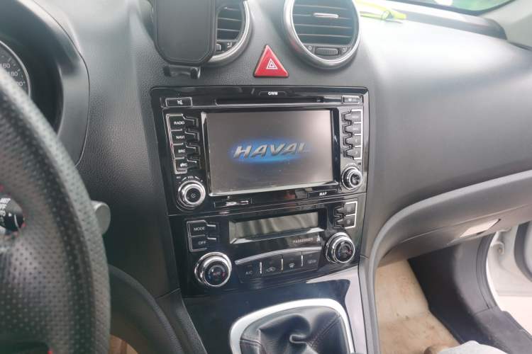 Used Haval H6 2013 Upgraded Model 1.5T Manual Two-Wheel Drive Elite Version Audio And AC Panel