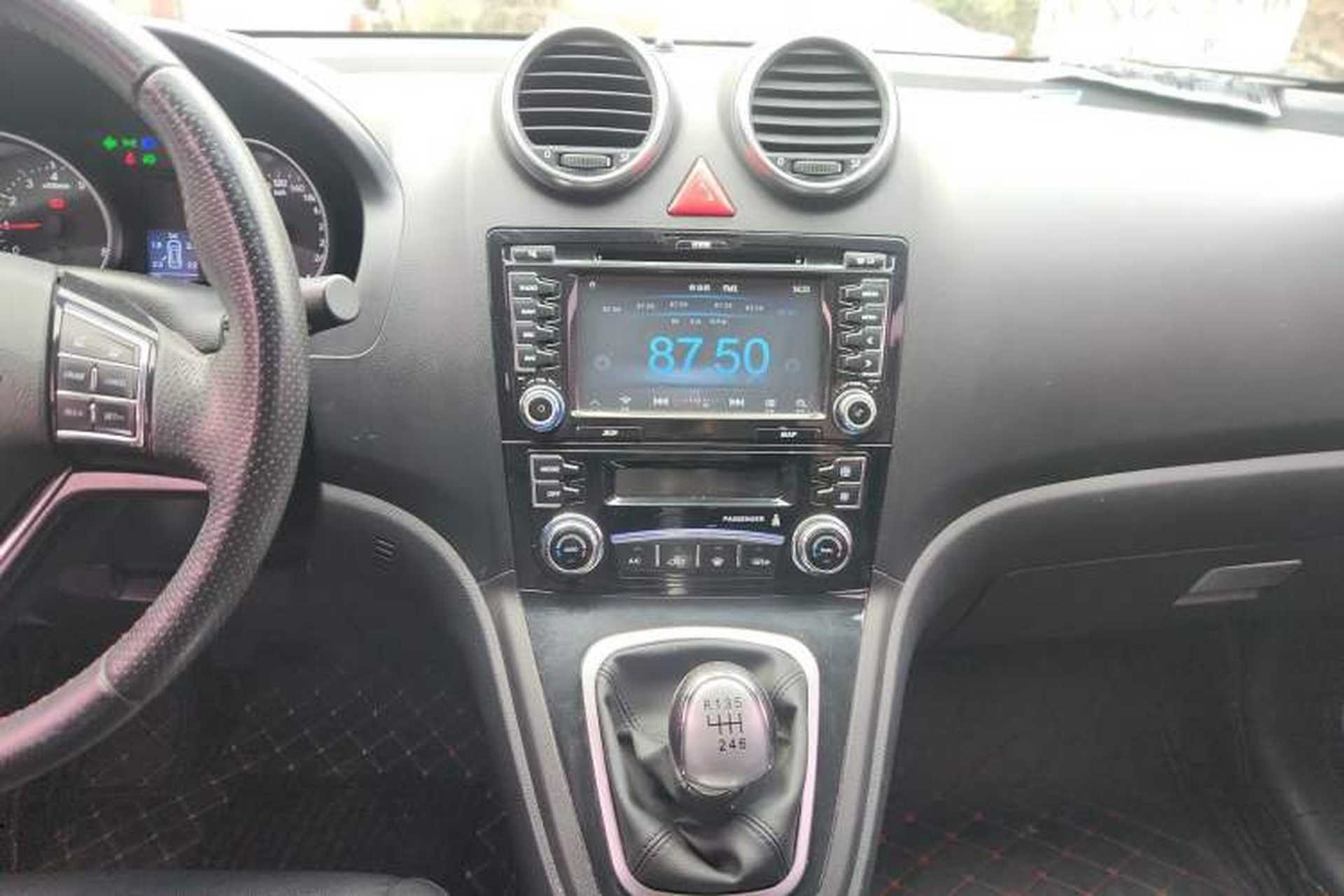 Used Haval H6 2013 Upgraded Model 1.5T Manual Two-Wheel Drive Elite Version Audio And AC Panel