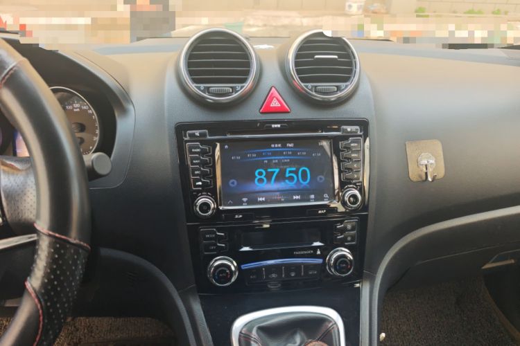 Used Haval H6 2013 Upgraded Model 1.5T Manual Two-Wheel Drive Elite Version Audio And AC Panel