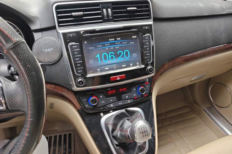 Used Haval H6 2013 Sport Edition 1.5T Manual Two-Wheel Drive Prestige Model Audio And AC Panel