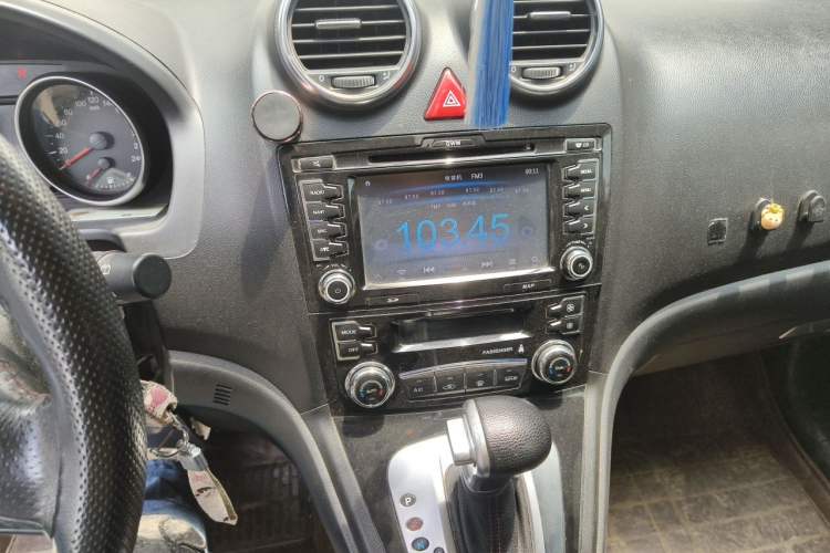 Used Haval H6 2013 Upgraded Model 2.4L Automatic Two-Wheel Drive Elite Version Audio And AC Panel