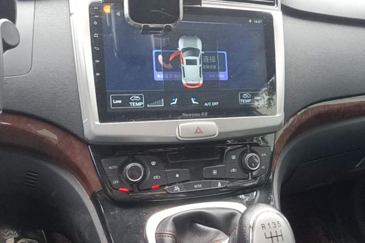 Used Haval H6 2013 Sports Edition 1.5T Manual Two-Wheel Drive Elite Model Audio And AC Panel