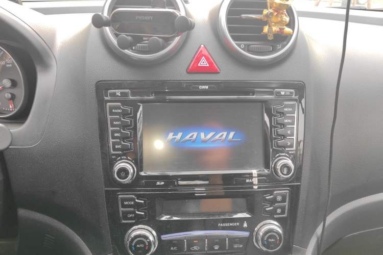 Used Haval H6 2013 Upgraded Model 1.5T Manual Two-Wheel Drive Elite Version Audio And AC Panel