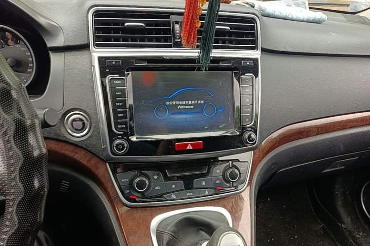 Used Haval H6 2013 Sports Edition 1.5T Manual Two-Wheel Drive Elite Model Audio And AC Panel