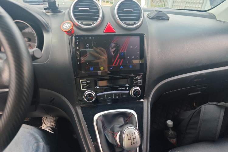 Used Haval H6 2013 Upgraded Model 1.5T Manual Two-Wheel Drive Elite Version Audio And AC Panel