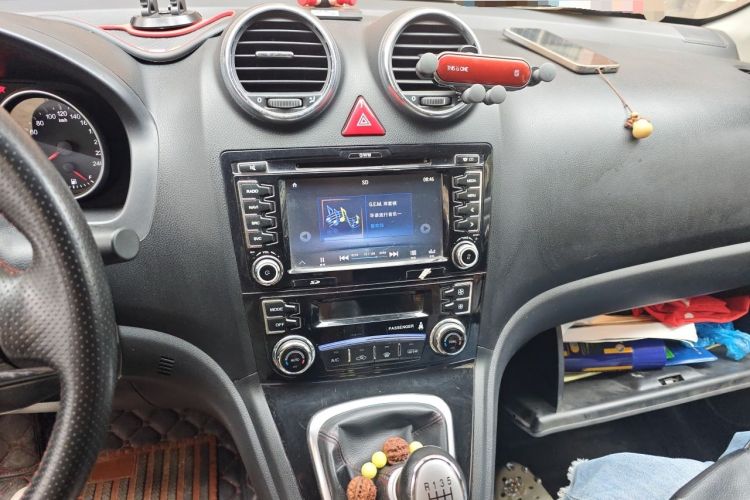 Used Haval H6 2013 Upgraded Model 1.5T Manual Two-Wheel Drive Elite Version Audio And AC Panel